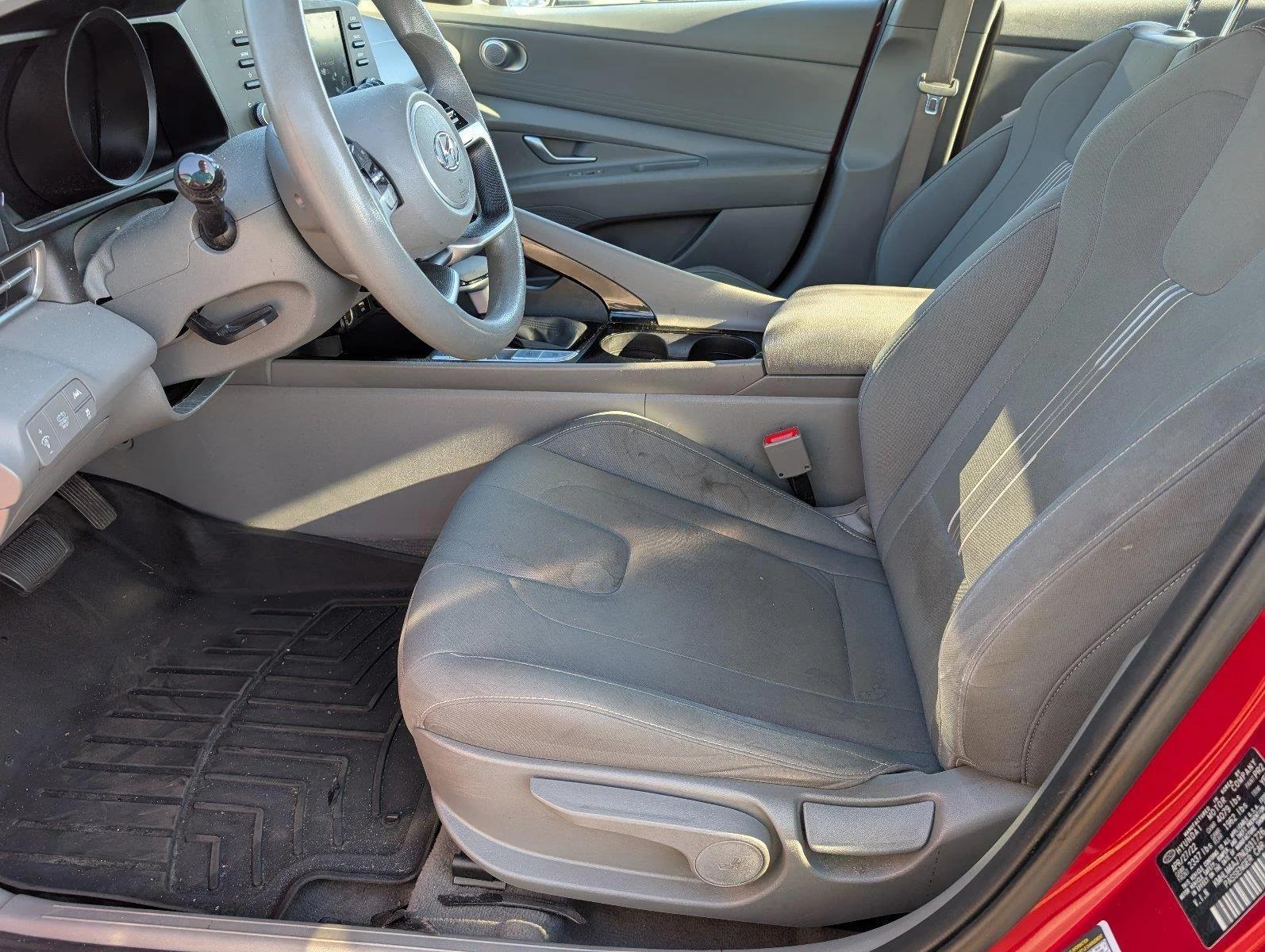 Used 2022 Scarlet Red Pearl Hyundai Blue image 3