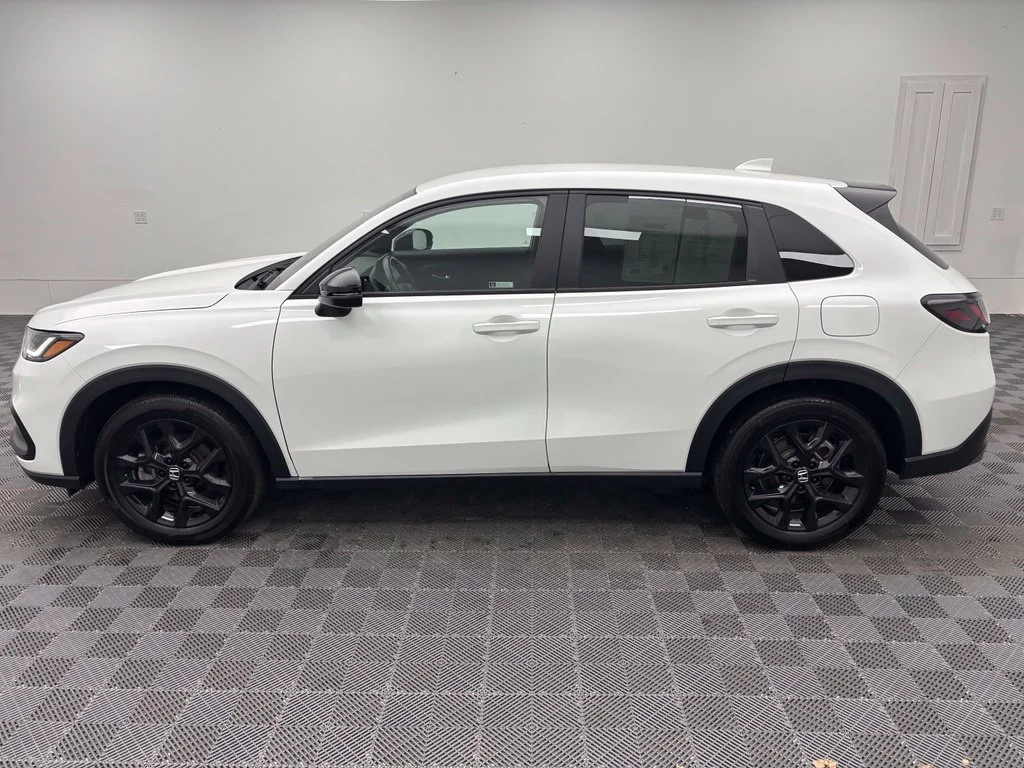 Used 2023 White Honda Sport image 12