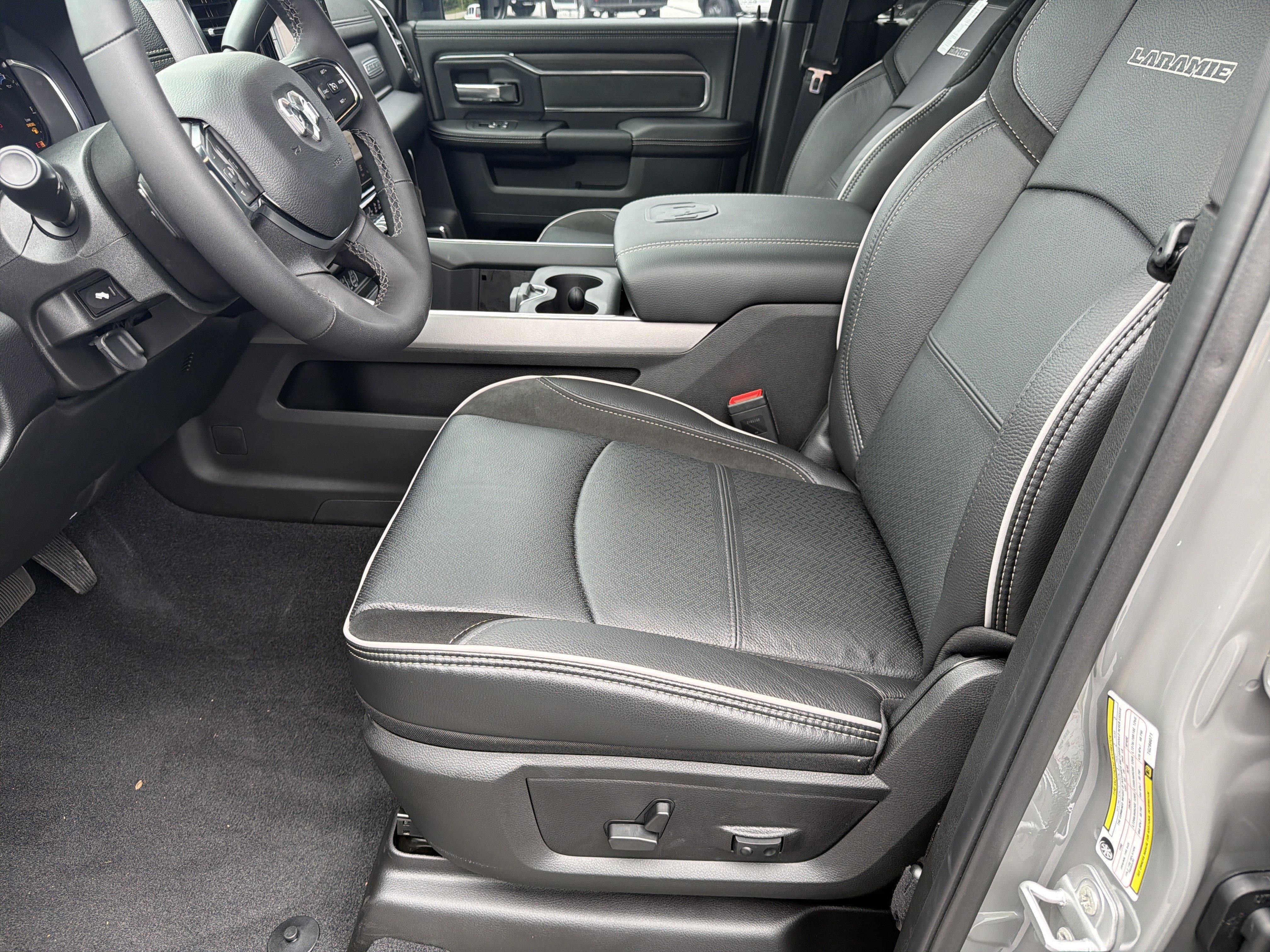 New 2026 Ceramic Gray Clear-Coat Exterior Paint RAM Laramie image 11