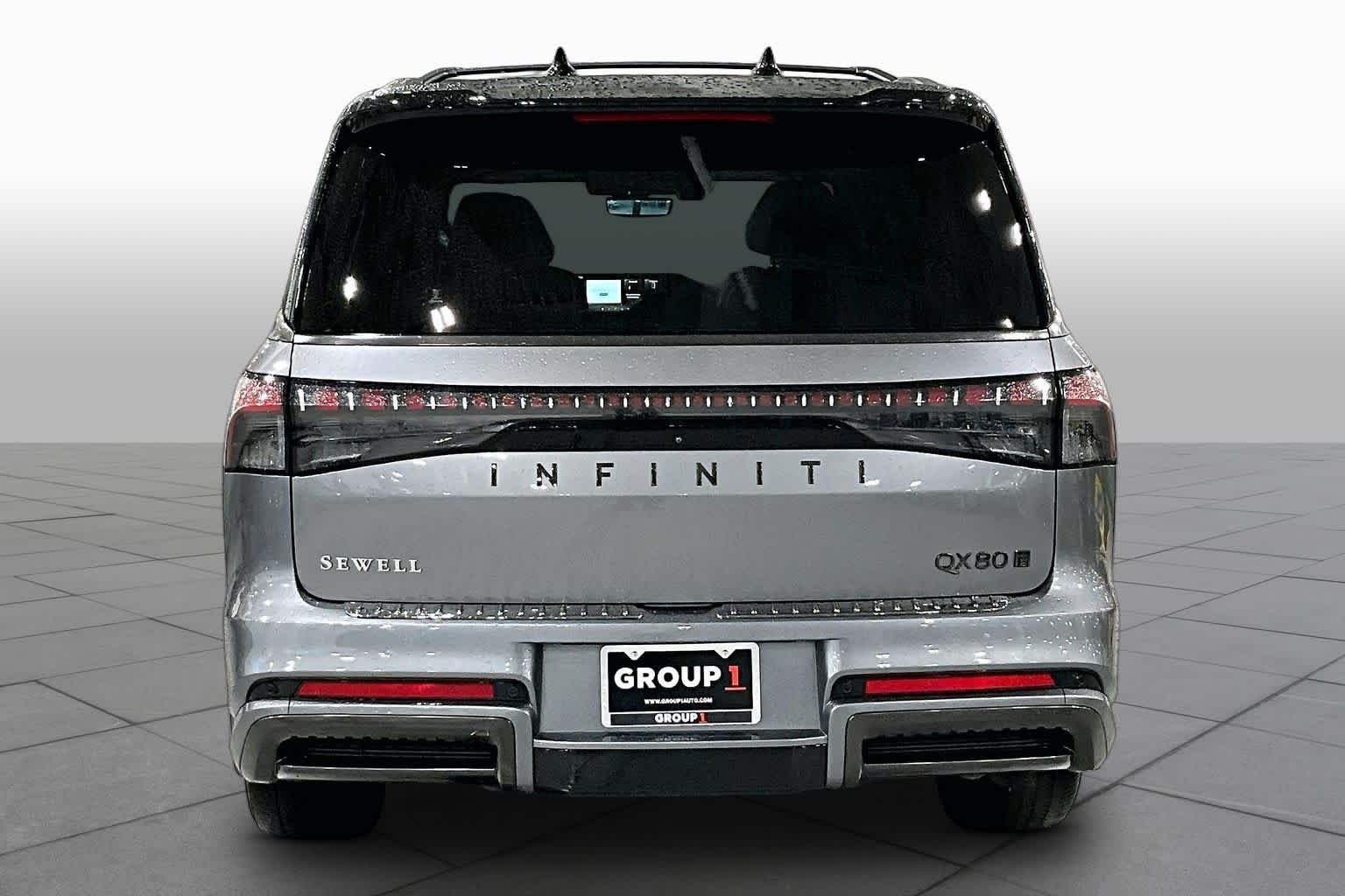 Used 2025 Dynamic Metal/Black Obsidian INFINITI AUTOGRAPH image 5