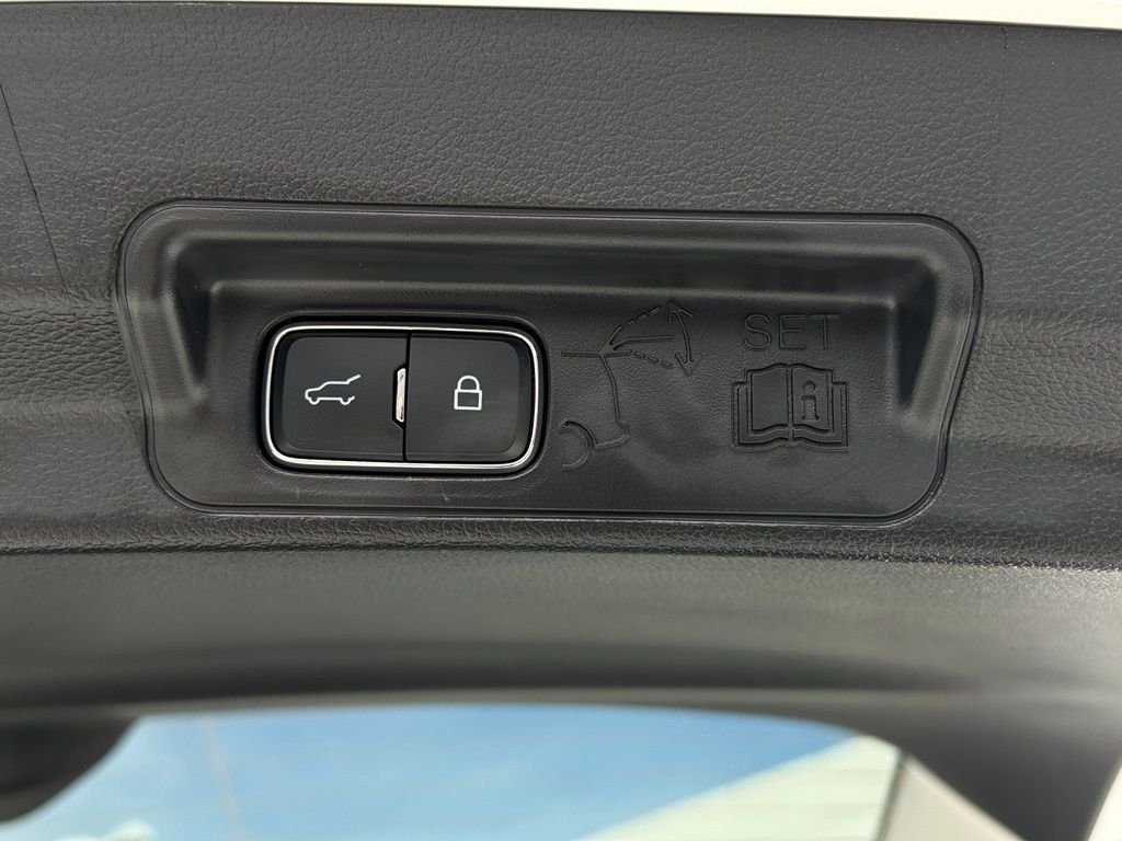 Used 2025 White Ford Active image 17