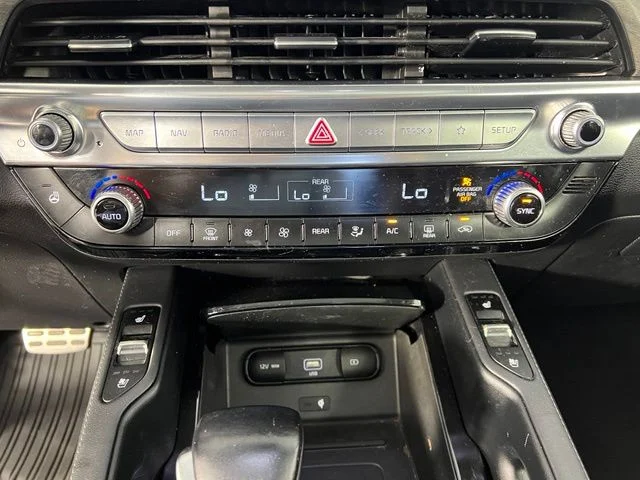 Used 2022 Purple Kia SX image 22