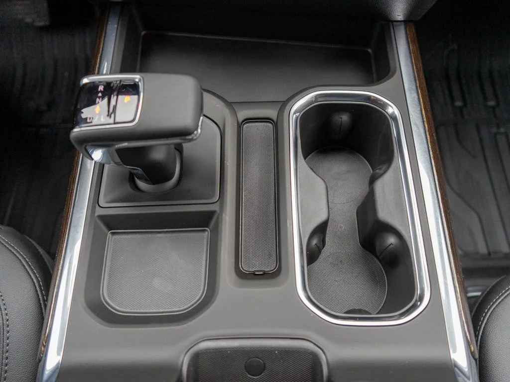 New 2026 Onyx Black GMC Elevation image 27