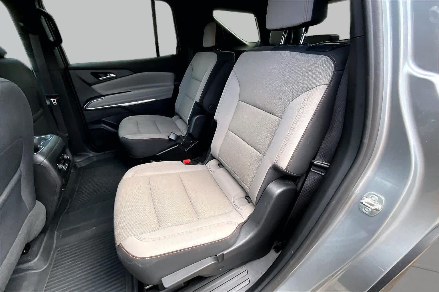 Used 2024 Sterling Gray Metallic Chevrolet FWD LT image 21