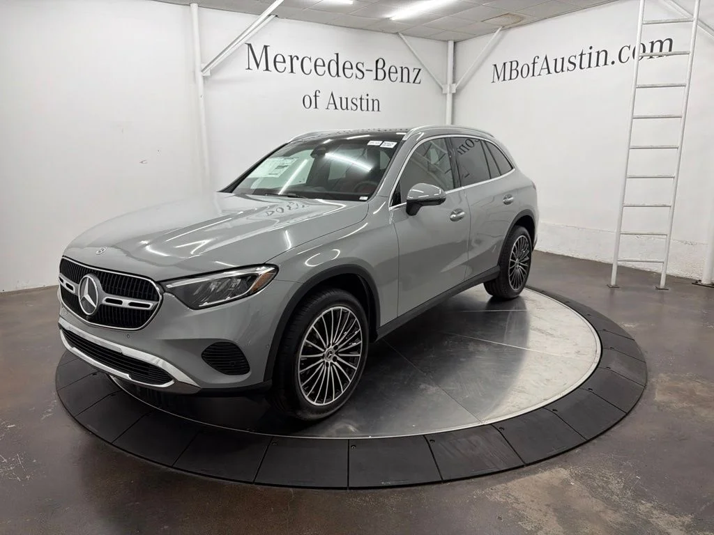 New 2027 White Mercedes-Benz GLC 300 image 3