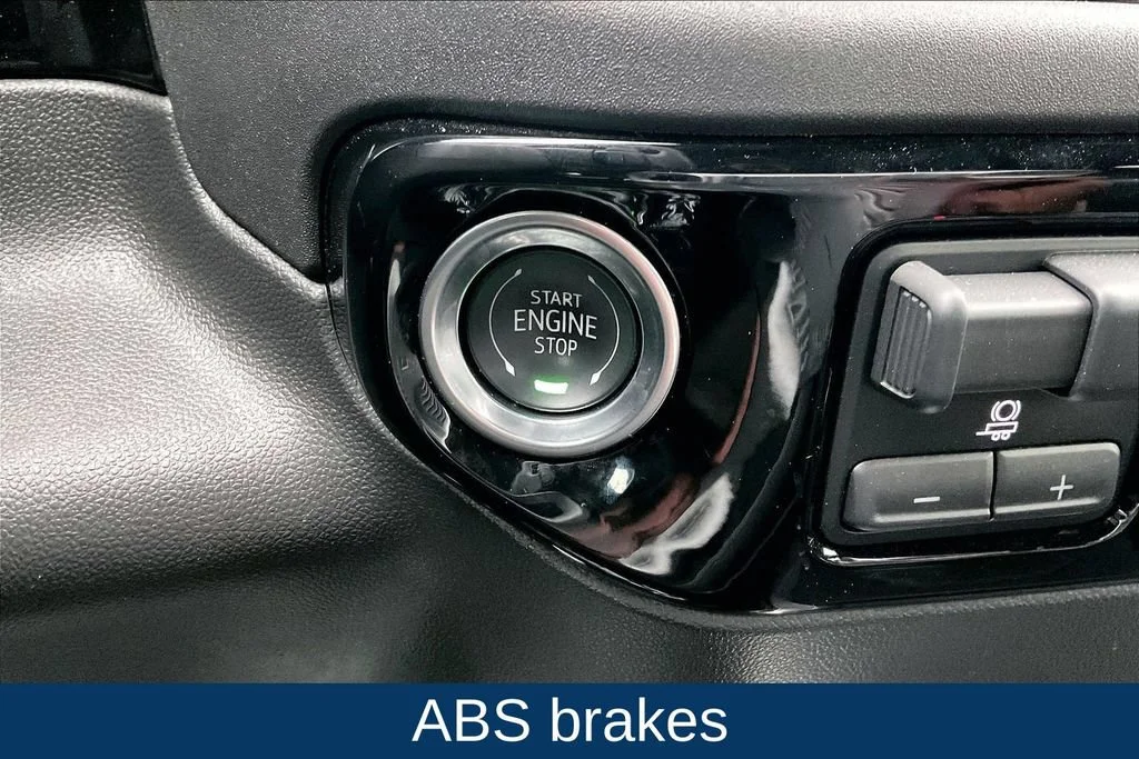 Used 2025 Sterling Gray Metallic Chevrolet LT Trail Boss image 31