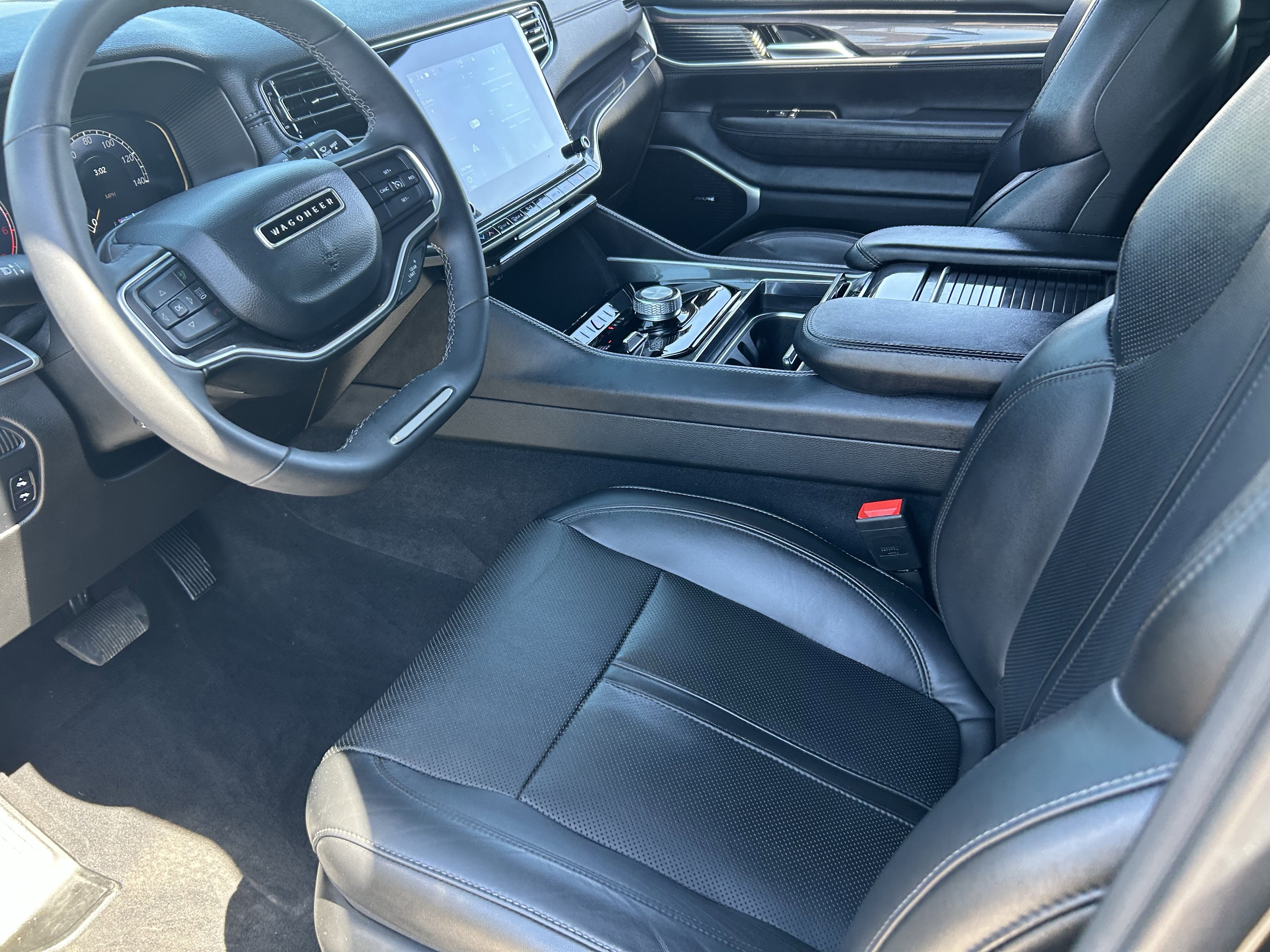 Used 2024 Diamond Black Crystal Pearlcoat Jeep Base image 26