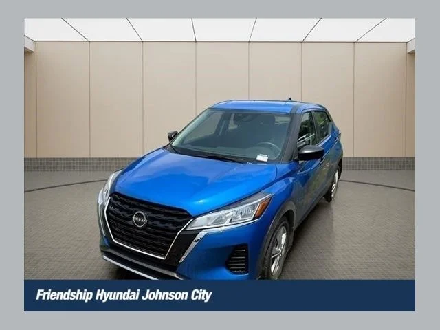 Used 2025 Blue Nissan S image 1