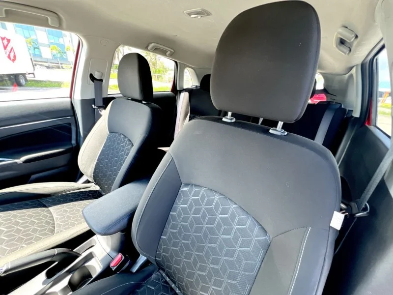 Used 2022 Red Diamond Mitsubishi SE image 15