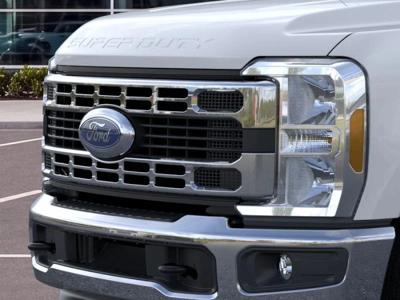 New 2026 Oxford White Ford XLT image 31