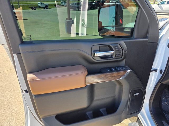 Used 2021 Iridescent Pearl Tricoat Chevrolet High Country image 21
