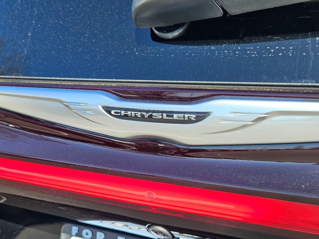 New 2026 Diamond Black Crystal Pearl-Coat Exterior Paint Chrysler Select image 27