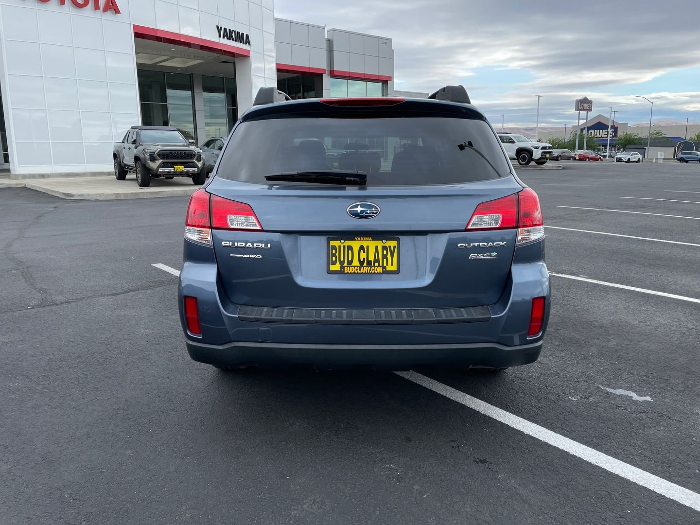 Used 2013 Blue Subaru 2.5i Premium image 4