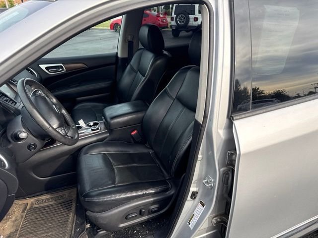 Used 2017 Silver Nissan Platinum image 7