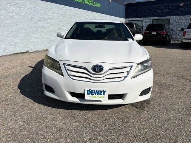 Used 2011 Super White Toyota LE image 8