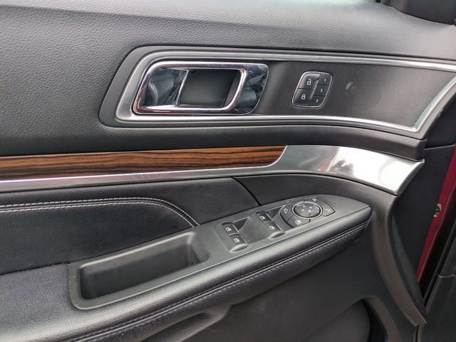 Used 2017 Red Ford Limited image 24