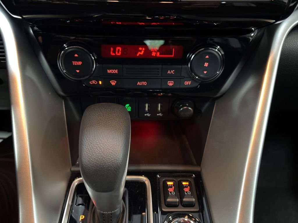 Used 2024 White Mitsubishi Ralliart image 31