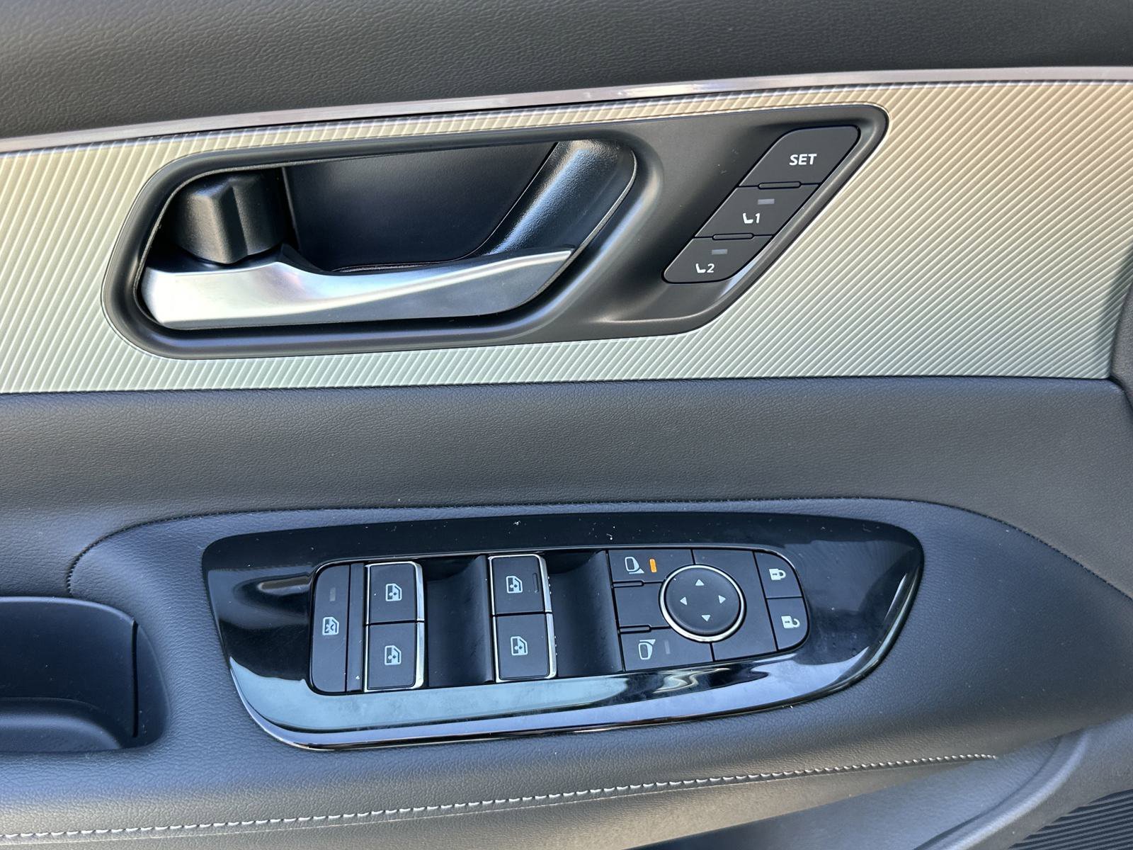 2025 Nissan Murano SL - Photo 12