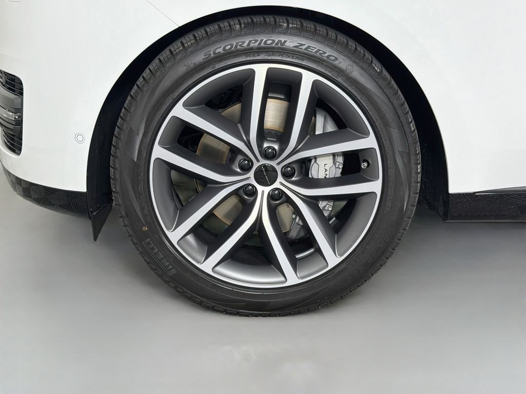 New 2026 Fuji White Land Rover SE 7 Seats image 33