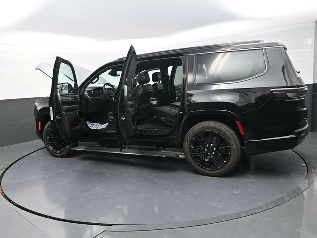 New 2026 High Gloss Black Exterior Paint Jeep Limited Reserve image 34