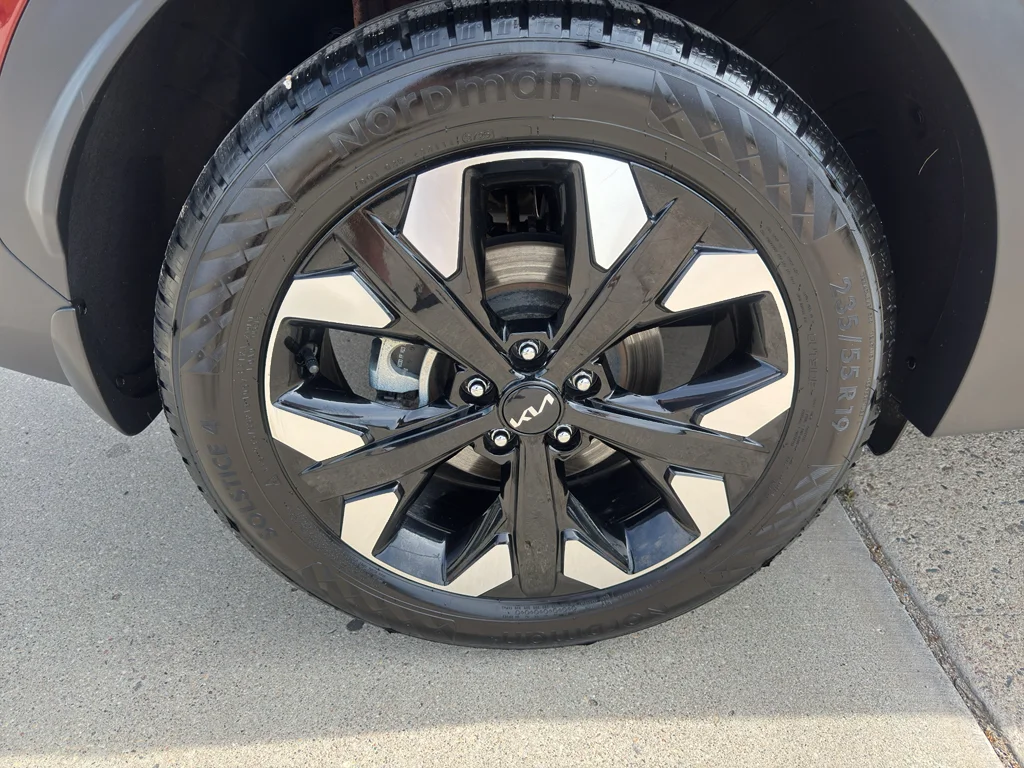 Used 2023 DAWNING RED Kia X-Line image 9