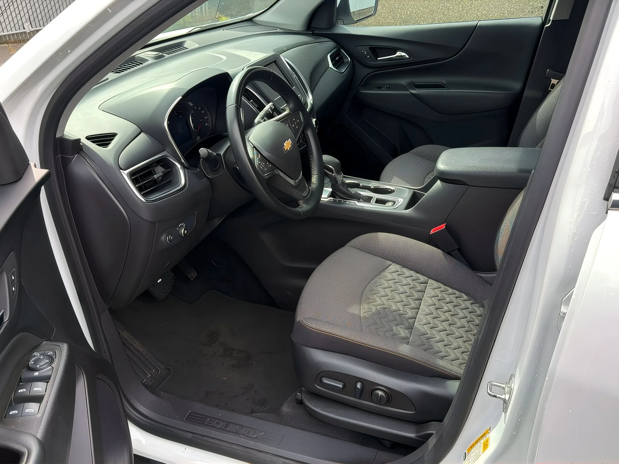 2024 Chevrolet Equinox LT - Photo 16