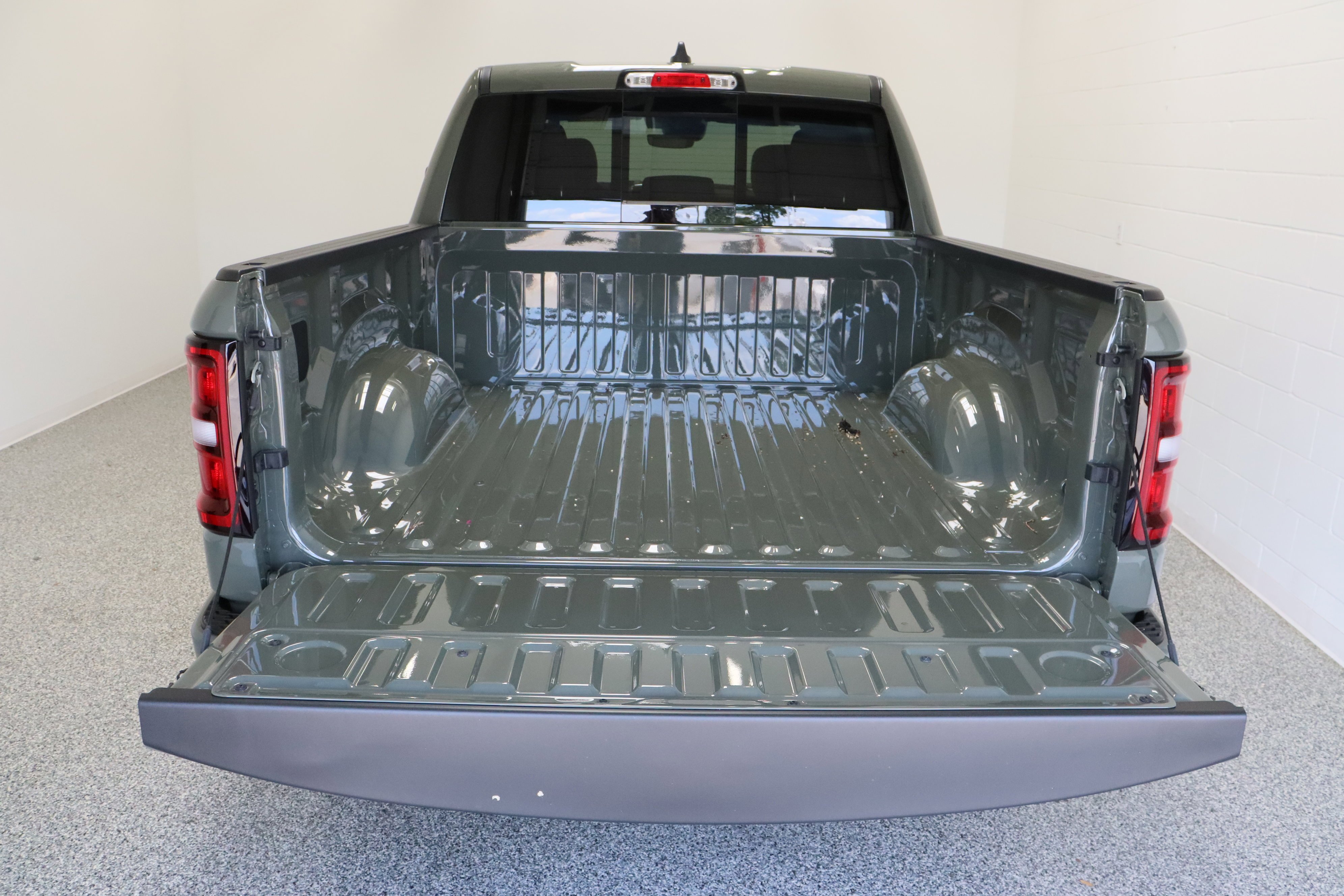 Used 2026 Canyon Lake Ram Laramie 3.0T image 35