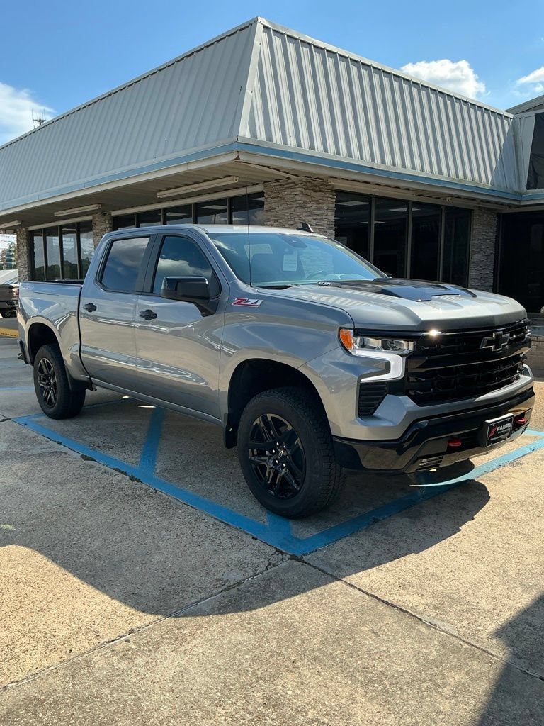 2026 Chevrolet Silverado 1500 LT Trail Boss - Photo 2