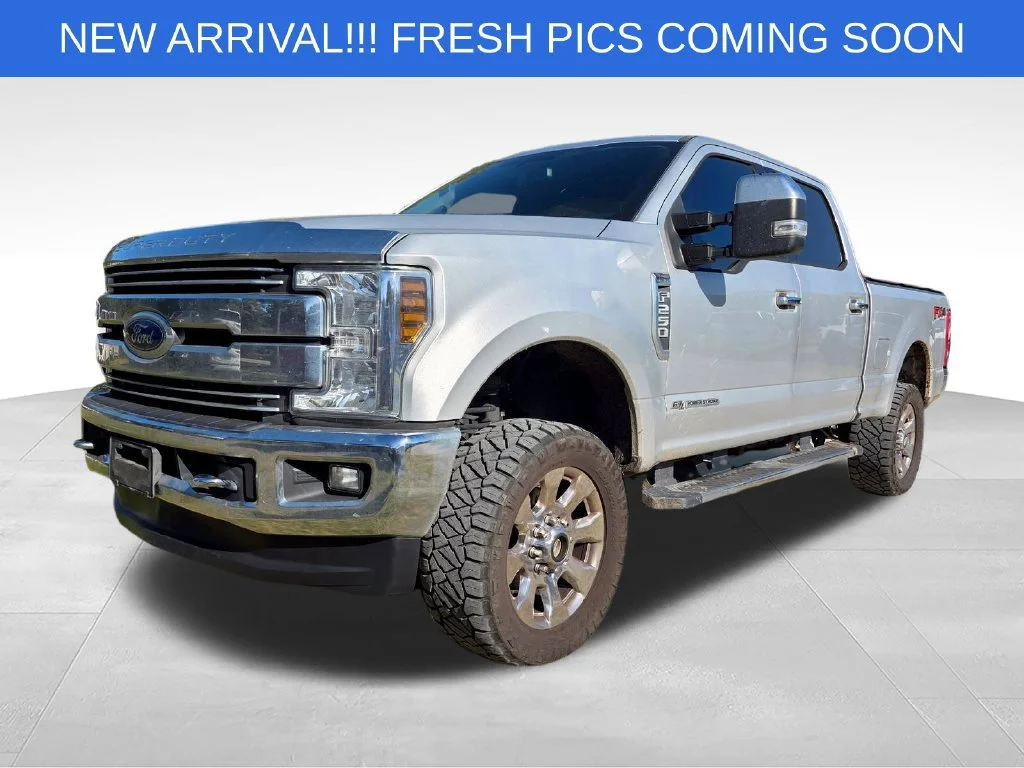 Used 2018  Ford XL image 13