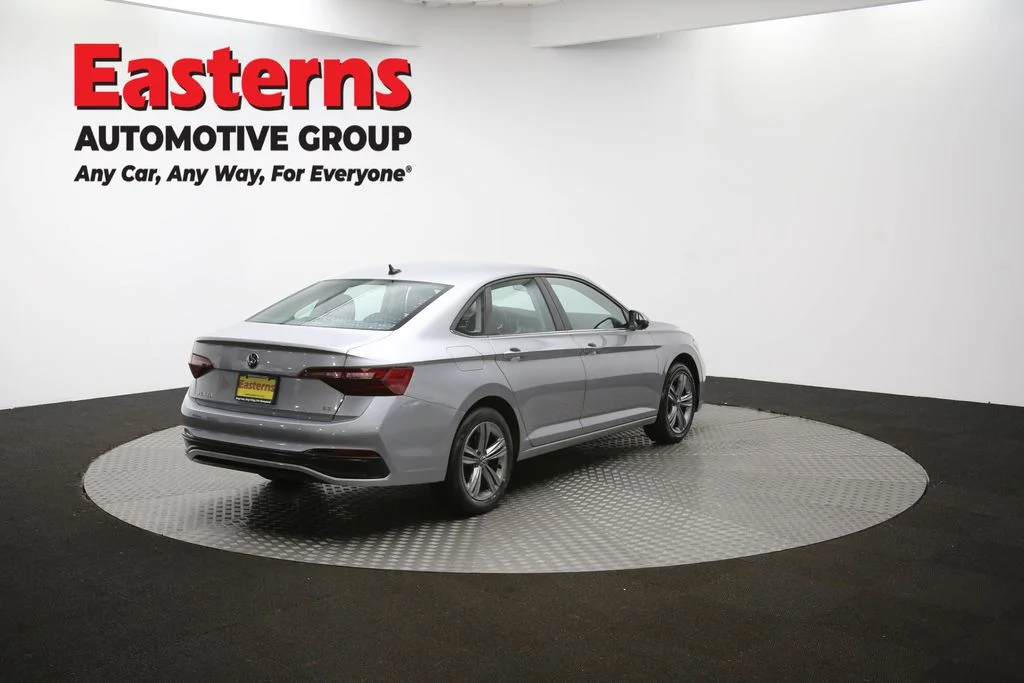 Used 2024 Silver Volkswagen 1.5T SE image 37