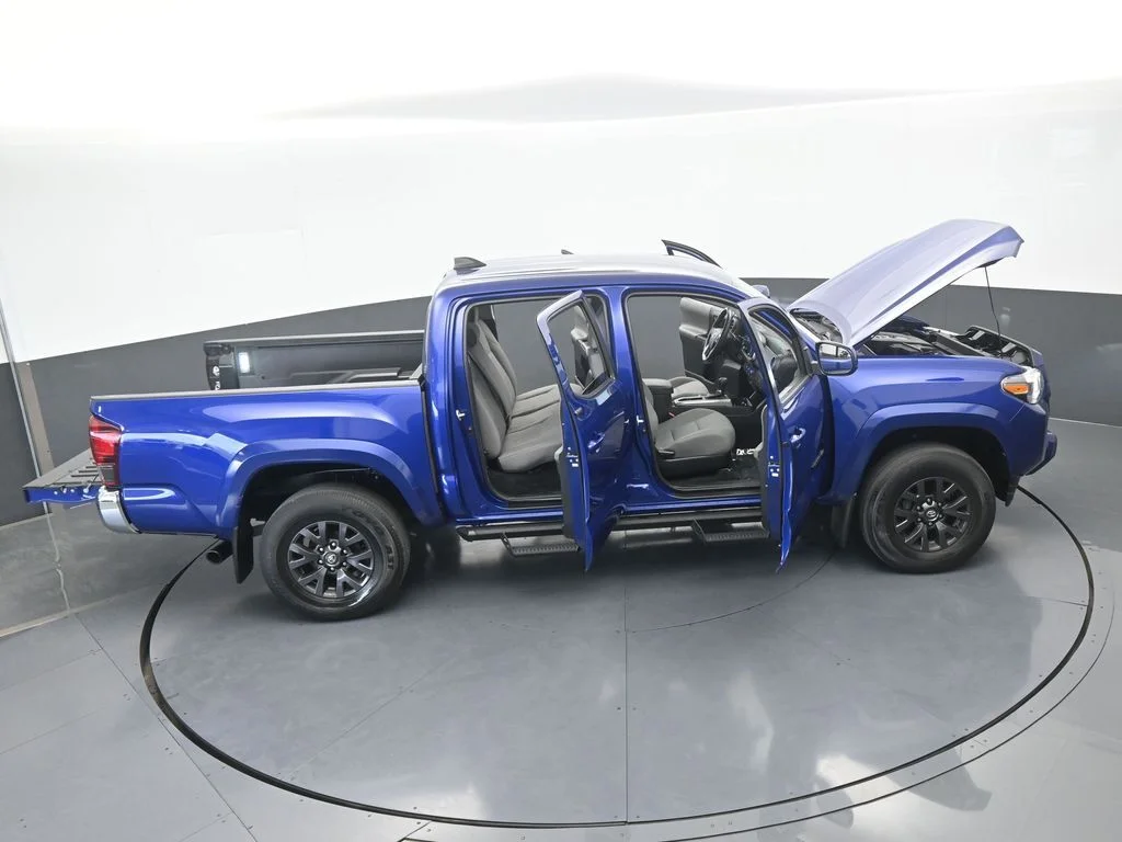 Used 2022 Blue Toyota SR5 image 55