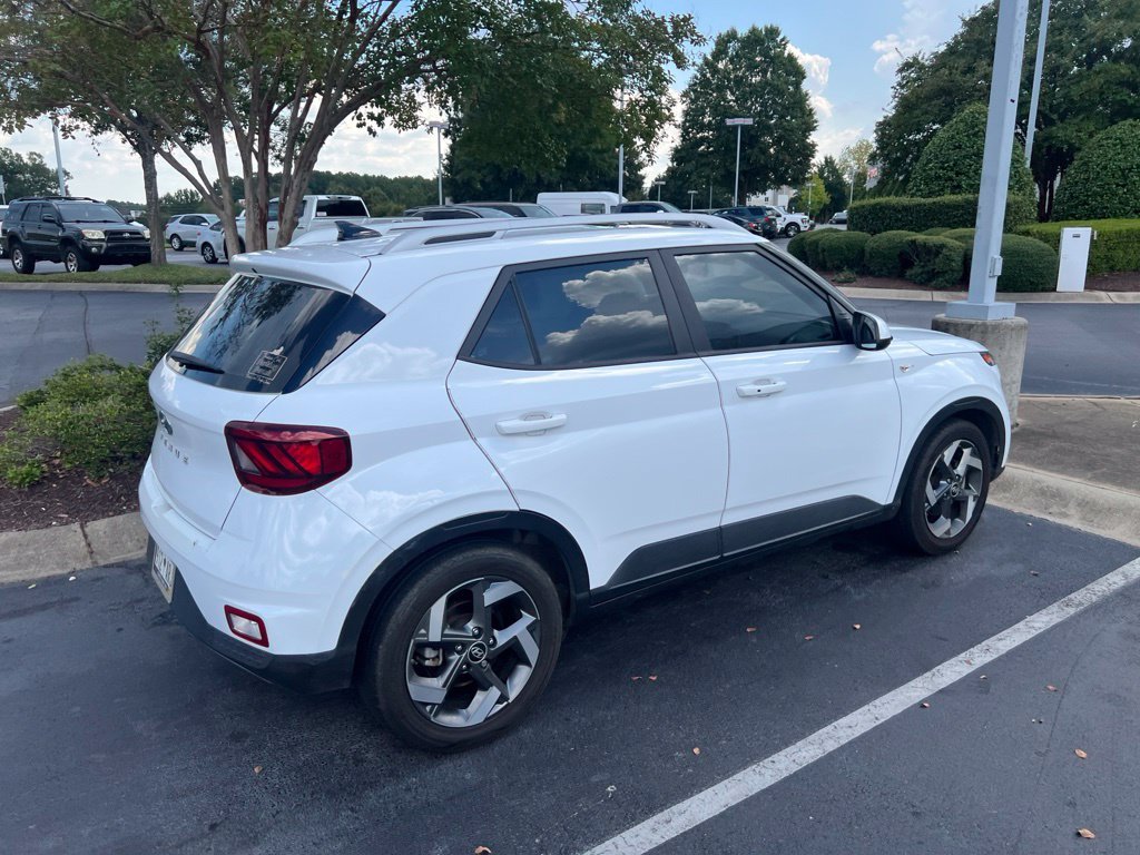 Used 2021 White Hyundai SEL image 2