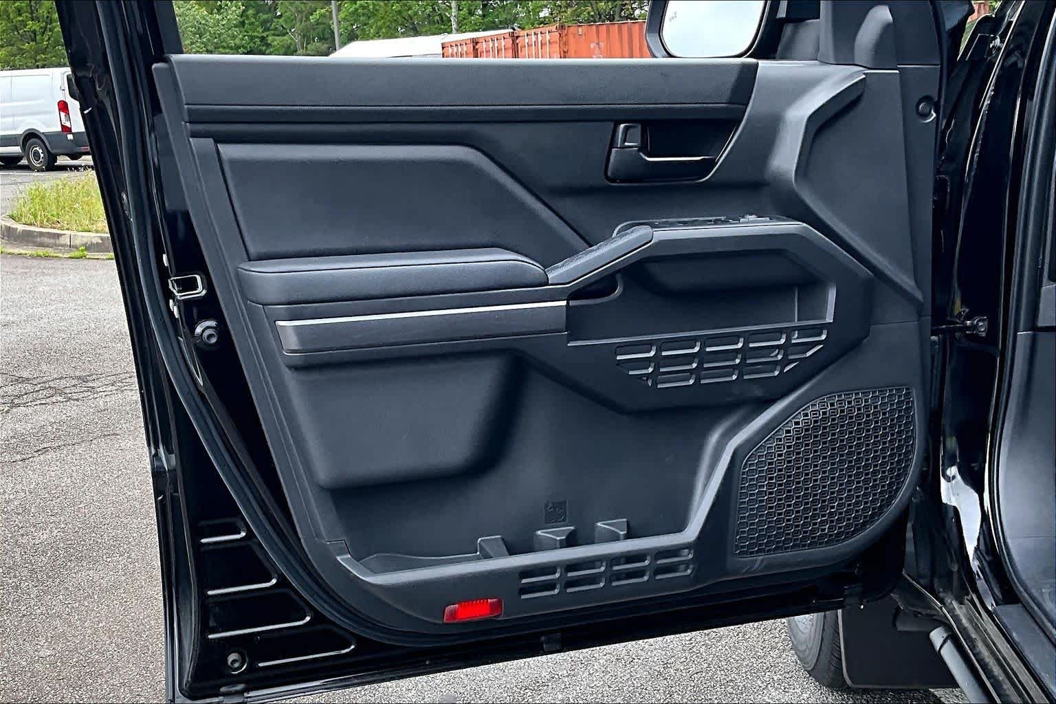 2025 Toyota Tacoma SR5 - Photo 21