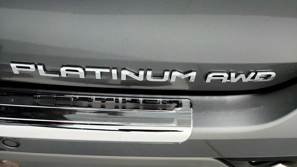 2026 Toyota Highlander Platinum - Photo 14