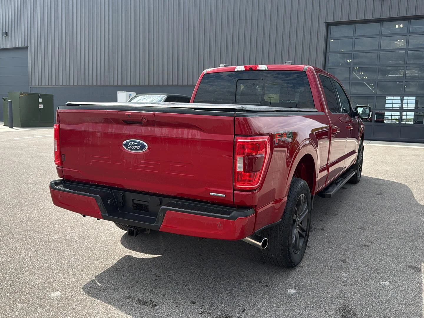 Used 2022 Rapid Red Metallic Tinted Clearcoat Ford XLT image 3