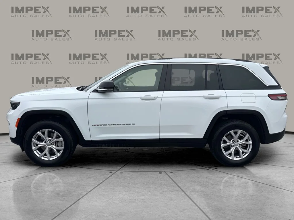 Used 2022 White Jeep Limited image 2