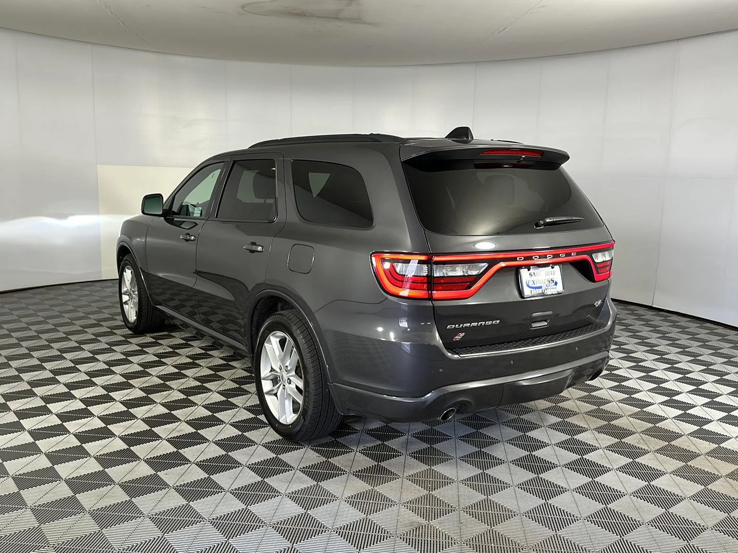Used 2025 Vapour Grey Dodge R/T image 6