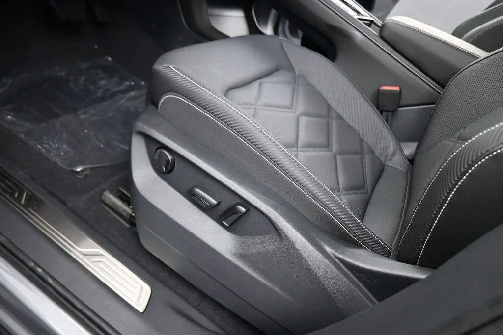 New 2026 Silver Volkswagen 2.0T SE w/Technology image 41