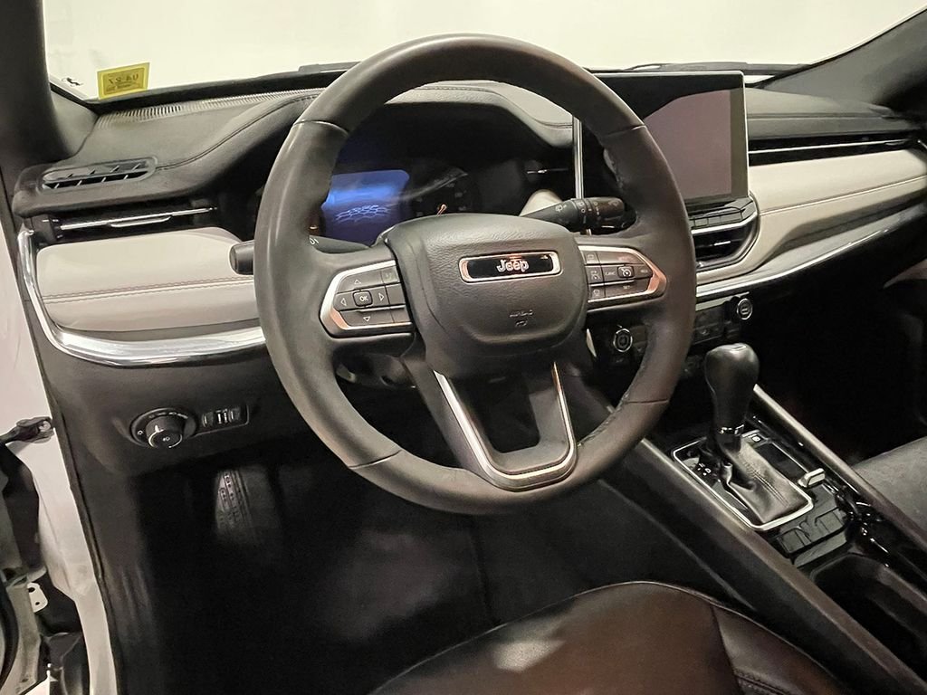 Used 2023 White Jeep Limited image 21
