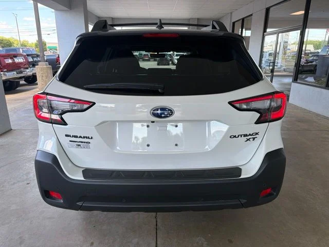 Used 2025 White Subaru Onyx Edition XT image 4