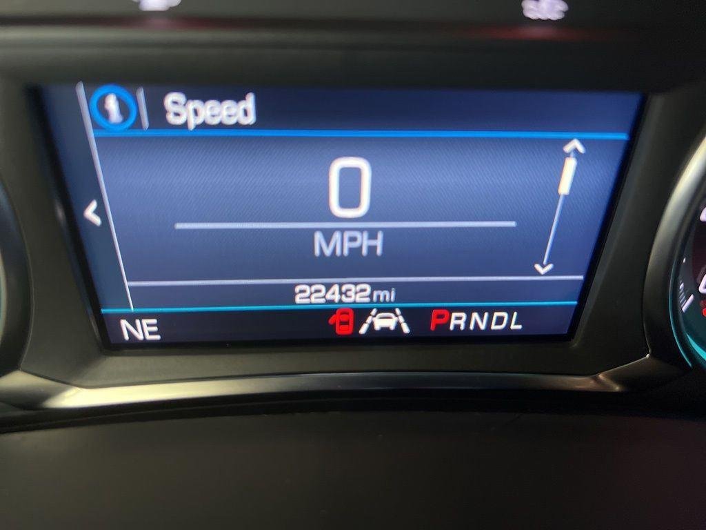 Used 2024 Summit White Chevrolet LT image 11