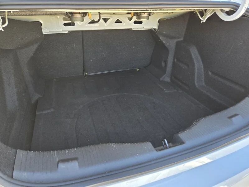 Used 2016 Summit White Chevrolet Premier image 11
