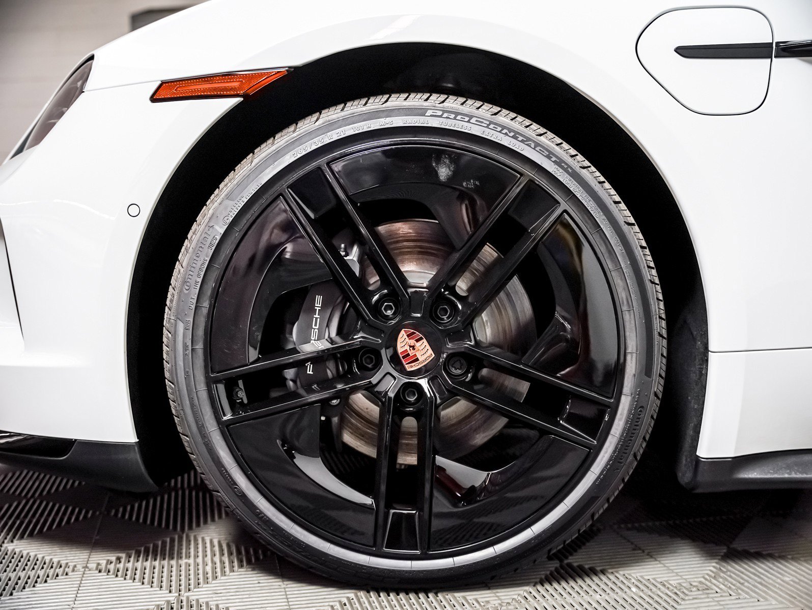 New 2026 White Porsche Black Edition image 13