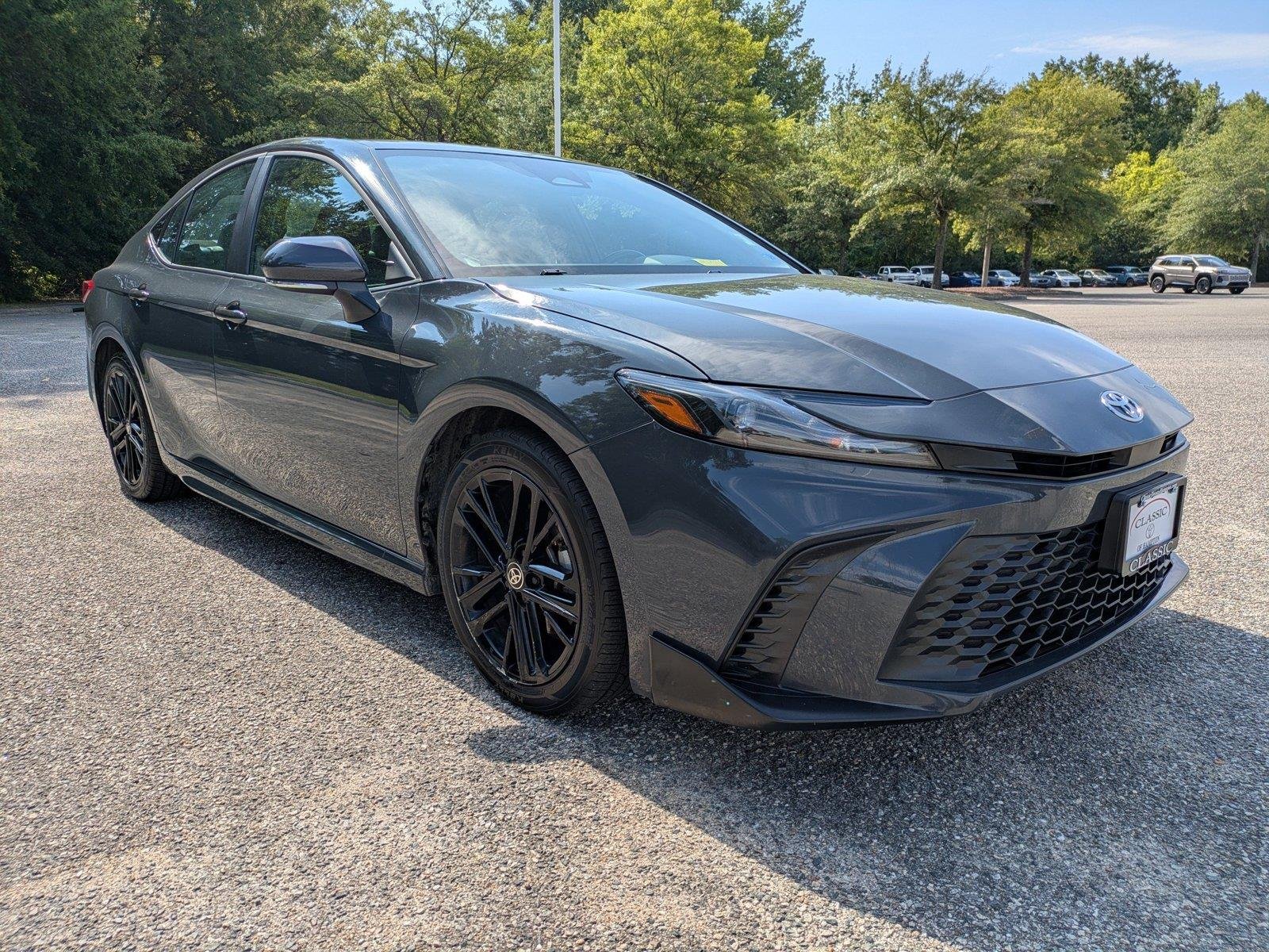 Used 2025  Toyota SE image 2
