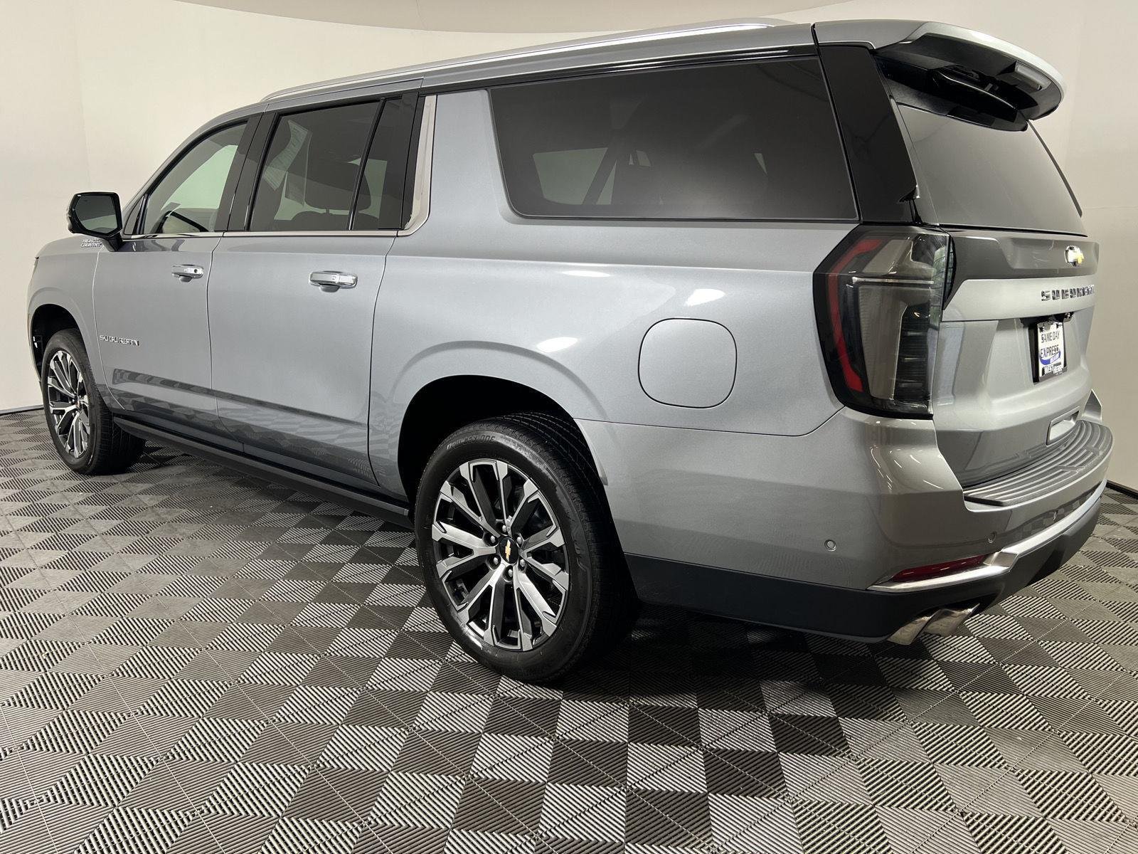 Used 2025 Sterling Gray Metallic Chevrolet High Country image 36
