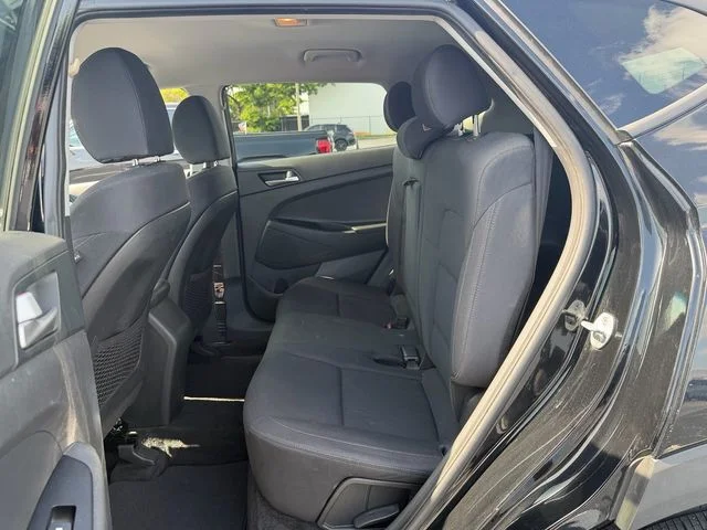 Used 2020 Black Hyundai SE image 11