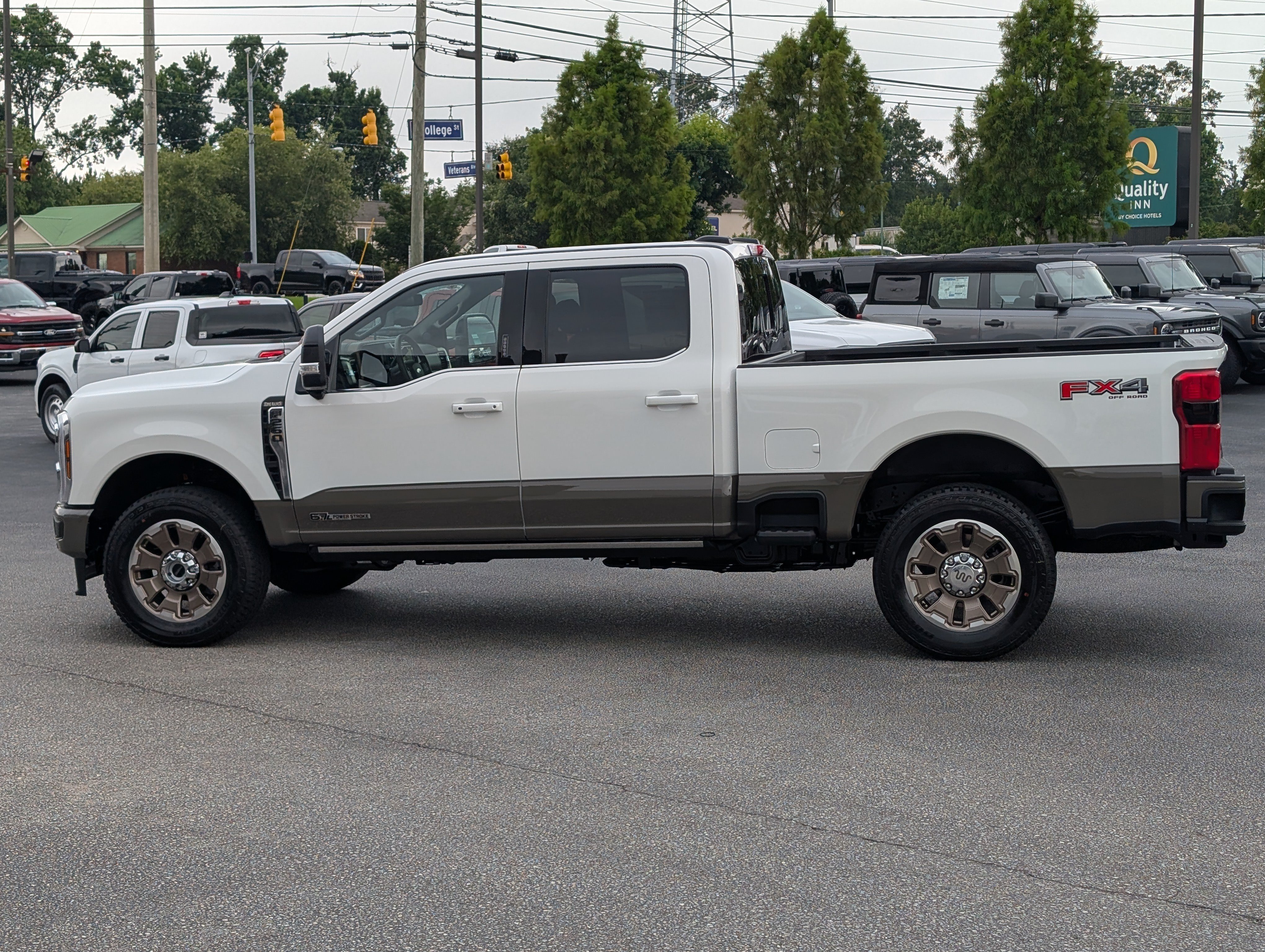 New 2026 Star White Metallic Tri-Coat FORD F-250® King Ranch® image 14