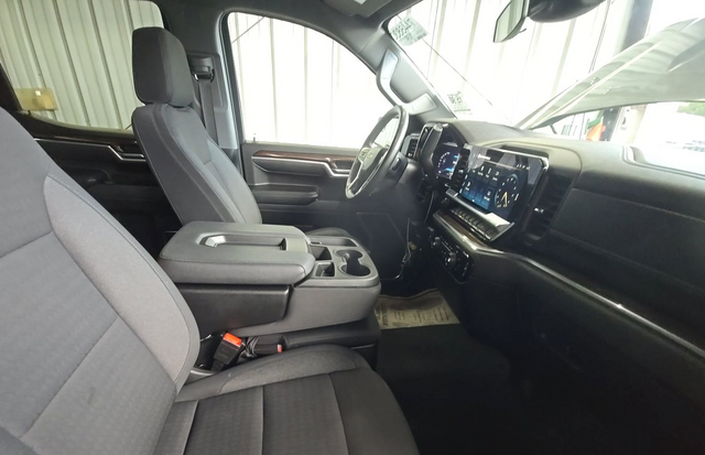 Used 2025 Gray Chevrolet LT image 13