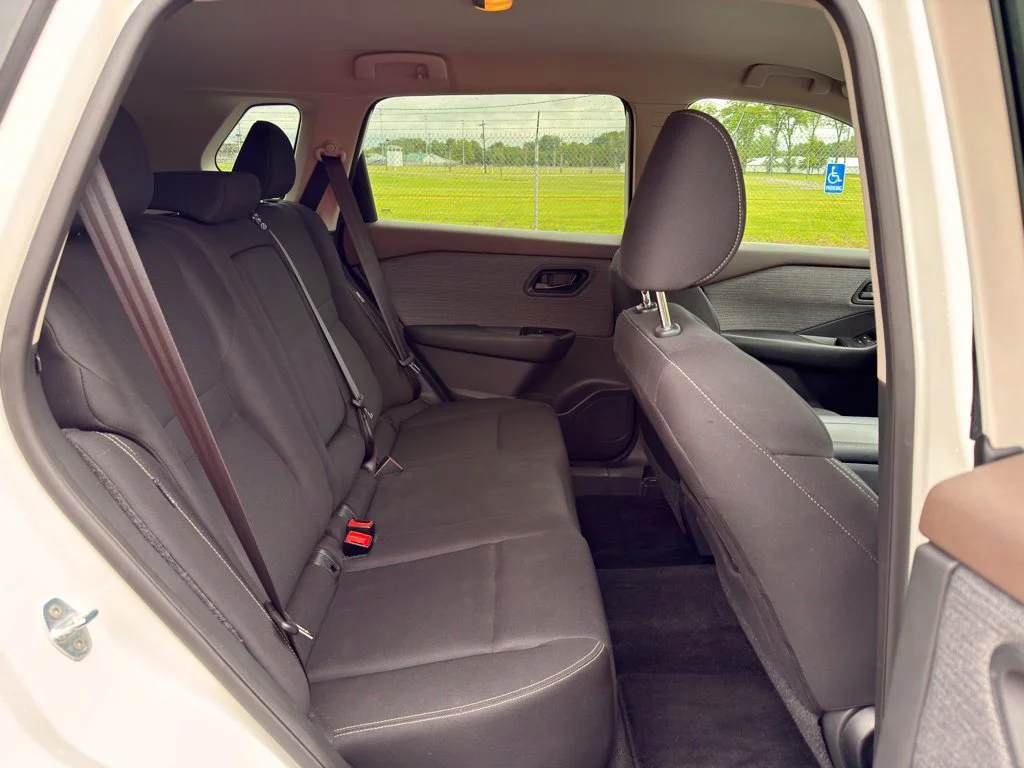 Used 2023 White Nissan S image 29