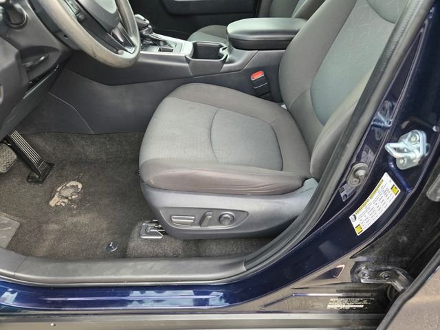 Used 2025  Toyota XLE image 16